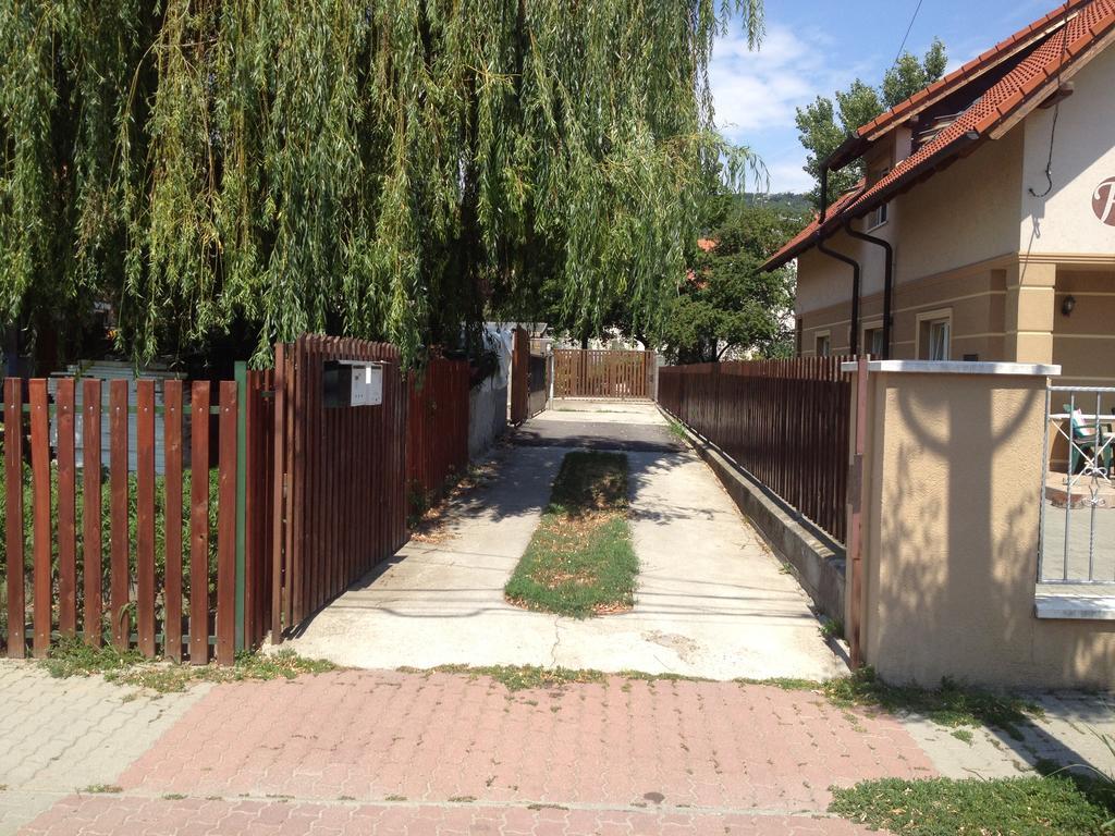 Апартаменты Rozse Apartman-Tetoter Будаорш Экстерьер фото