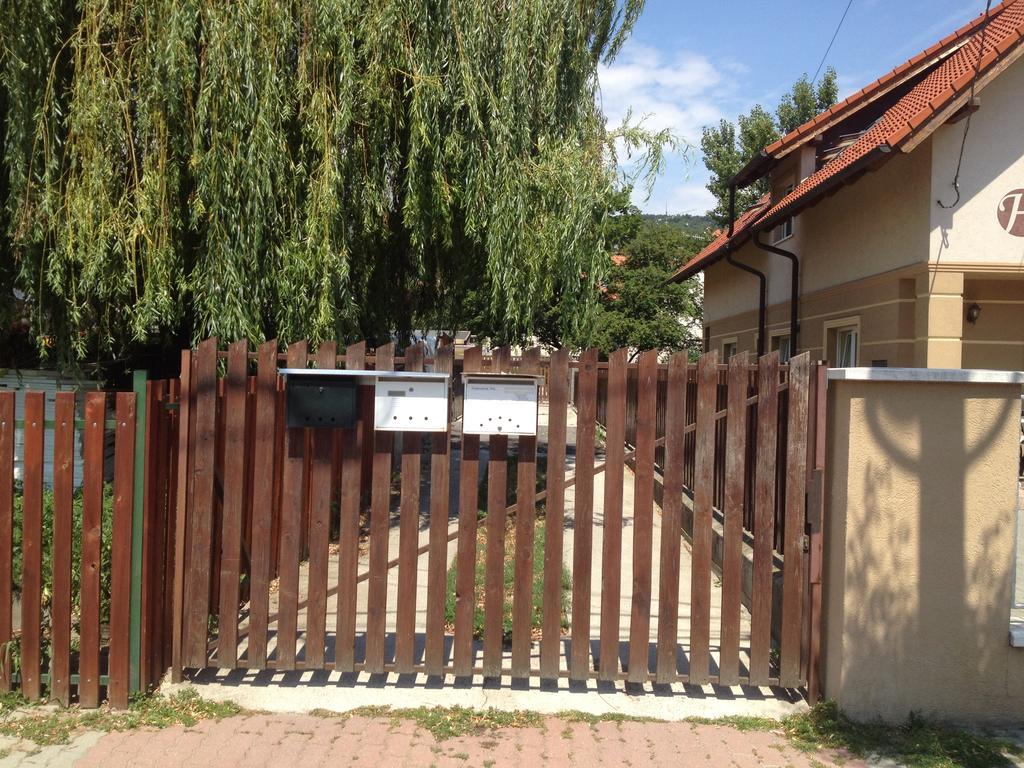 Апартаменты Rozse Apartman-Tetoter Будаорш Экстерьер фото